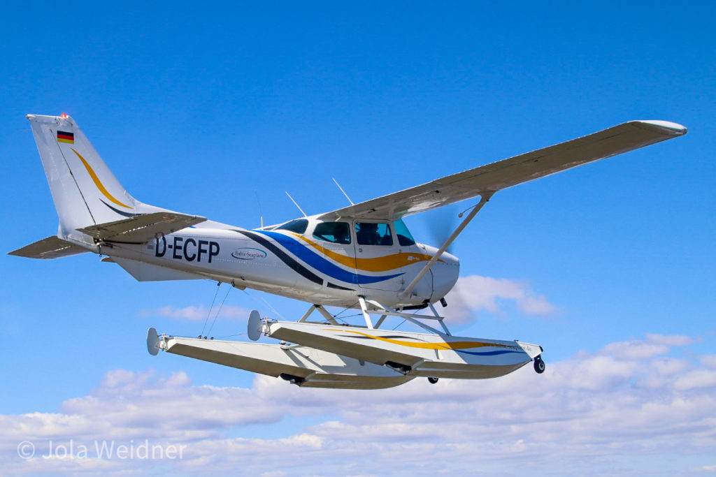 Unsere Cessna 172P Amphibian auf WipAir Floats für Rundflüge mit dem Wasserflugzeug