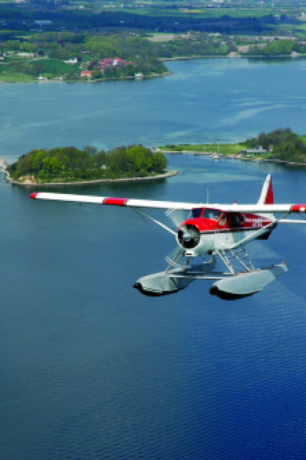 DeHavilland Beaver DHC-2 Wasserflugzeug beim Rundflug über die Ochseninseln in der Flensburger Förde