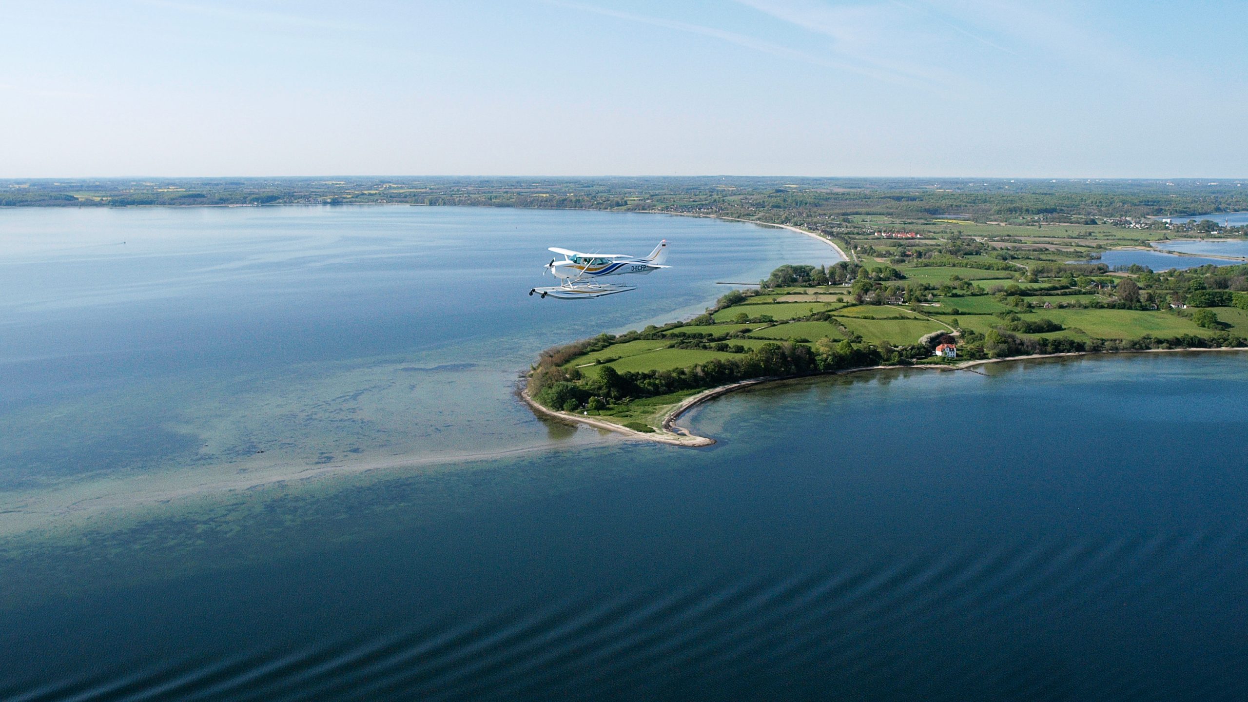 Rundflug im Wasserflugzeug über der Flensburger Förde bei Holnis